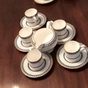 WEDGEWOOD COLONNADE Five piece Demitasse set